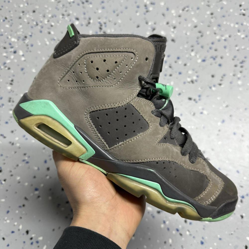 Nike Air Jordan 6 Retro Green Glow Size 6Y Cement Grey 543390-005‎